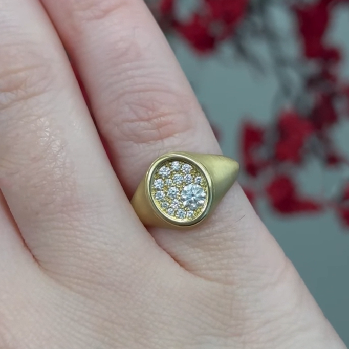 1.5ctw Round Cut White Gemstone Stamp Ring - JEWELBUYS