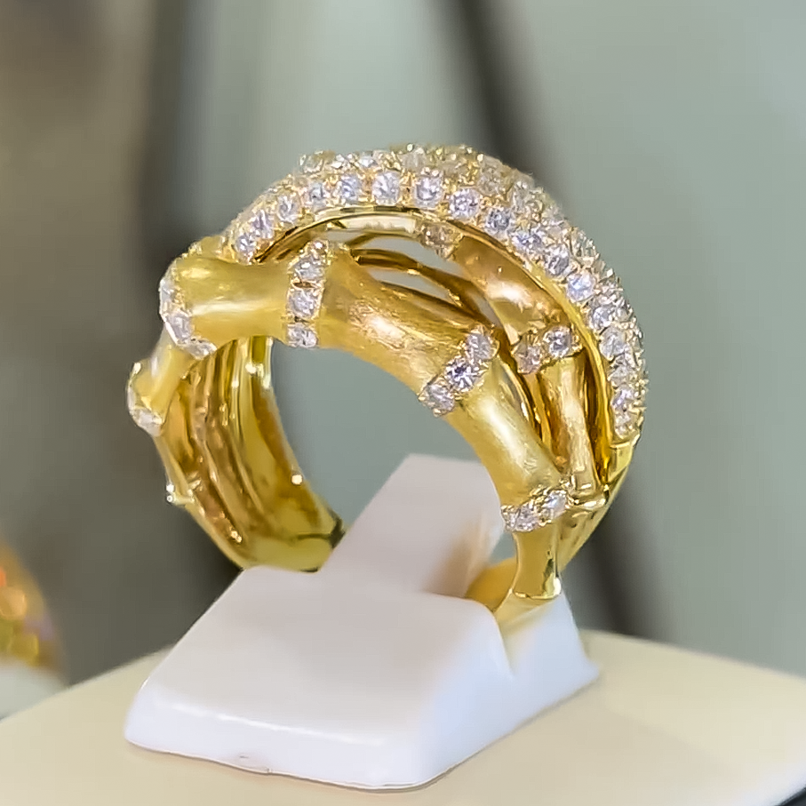 Exquisite 1 ctw Round Cut White Gemstone Bamboo Ring -JEWELBUYS
