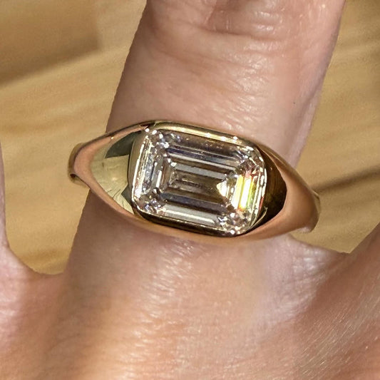 2.5Ct Emerald-Cut Sapphire Thick Engagement Ring-JEWELBUYS