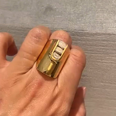 2.52Ctw Emerald-cut Mechanical Shield Sapphire Ring-JEWELBUYS