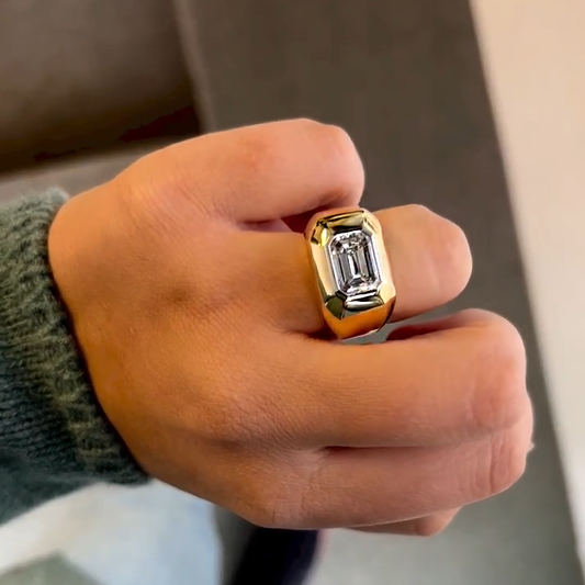 Simple 9.5ct Octagonal Cut White Gemstone Engagement Ring for Men and Women - JEWELBUYS