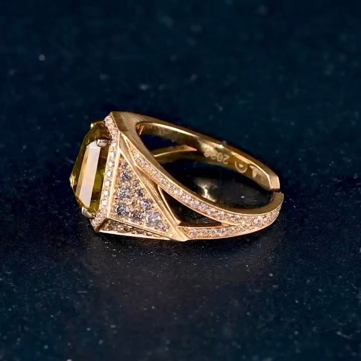4.0Ctw trapezoidal-cut yellow sapphire pyramid ring-JEWELBUYS