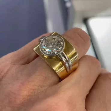 5.2ct Round Cut White Gemstone Wide Shank Cocktail Ring - JEWELBUYS