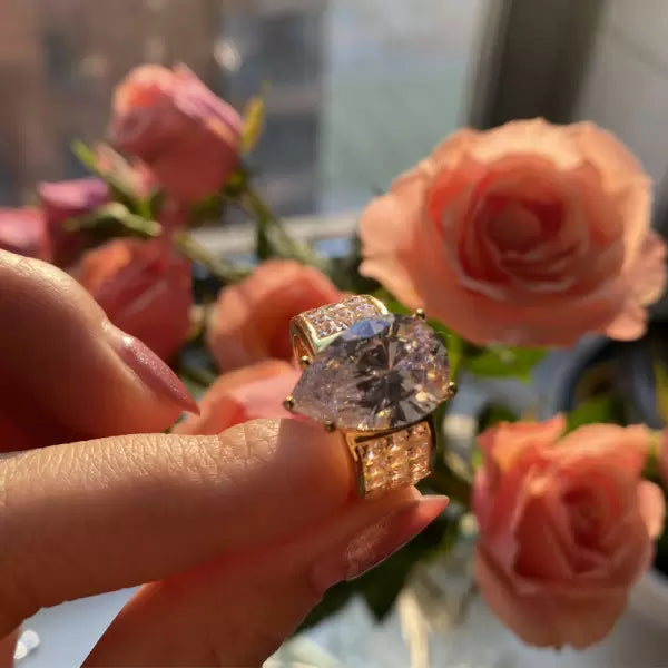 10ct Pear Cut White Sapphire Wide Shank Women's Engagement Ring-JEWELBUYS