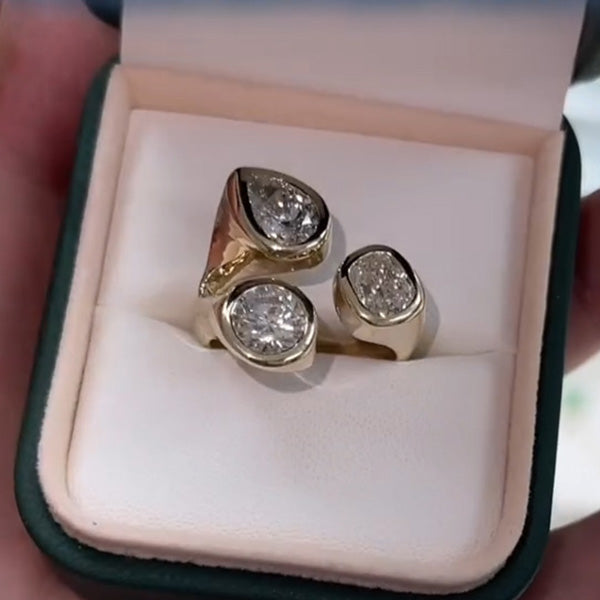 Triangle Arrangement Three Stone Gold Diamond Ring - JEWELBUYS