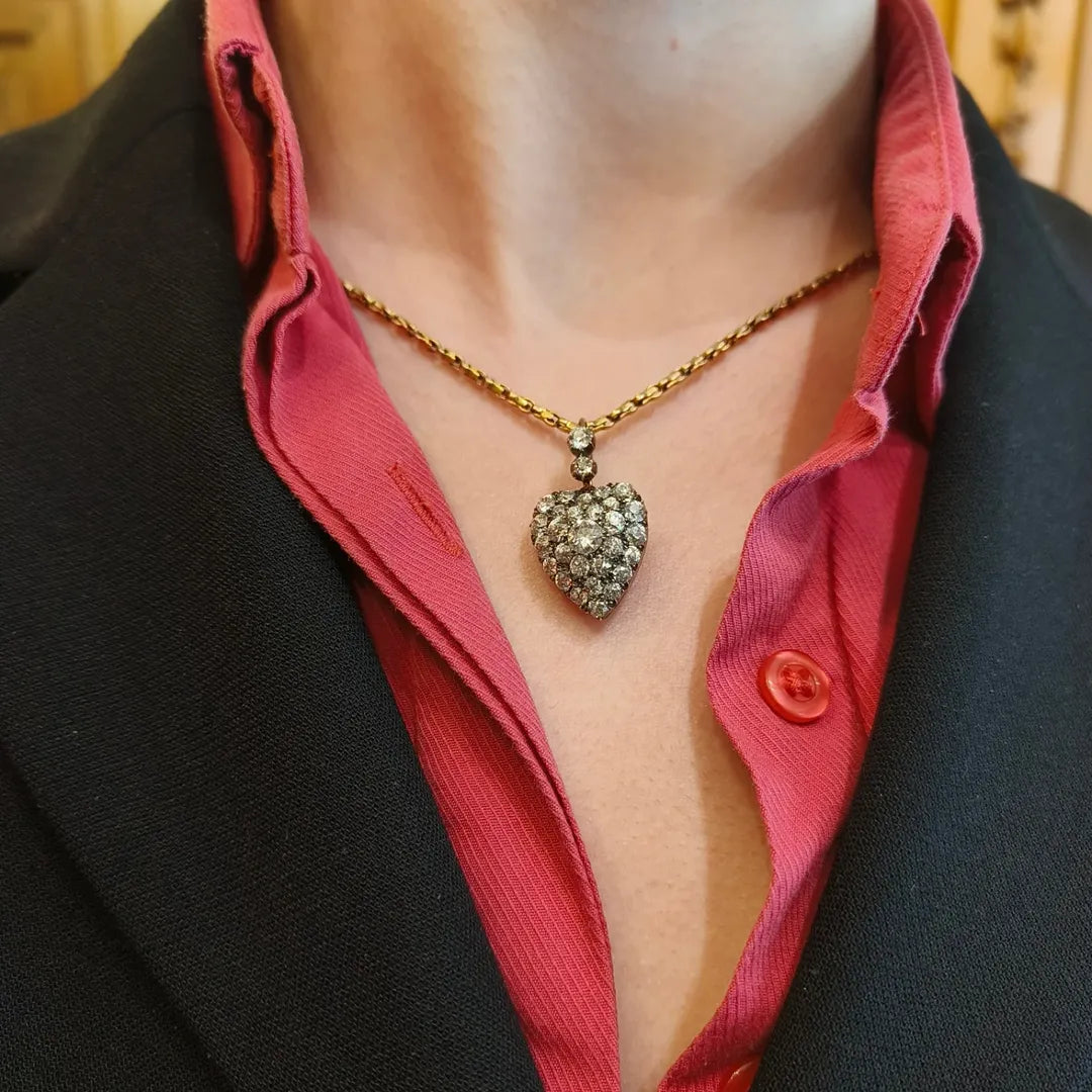 2.0Ctw Victorian-style heart-shaped sapphire pendant necklace-JEWELBUYS
