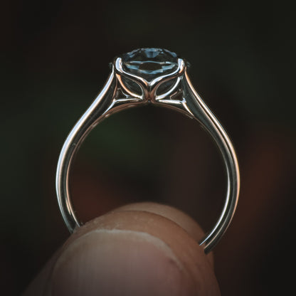 4.15Ctw Beautiful oval-cut blue sapphire step ring-JEWELBUYS