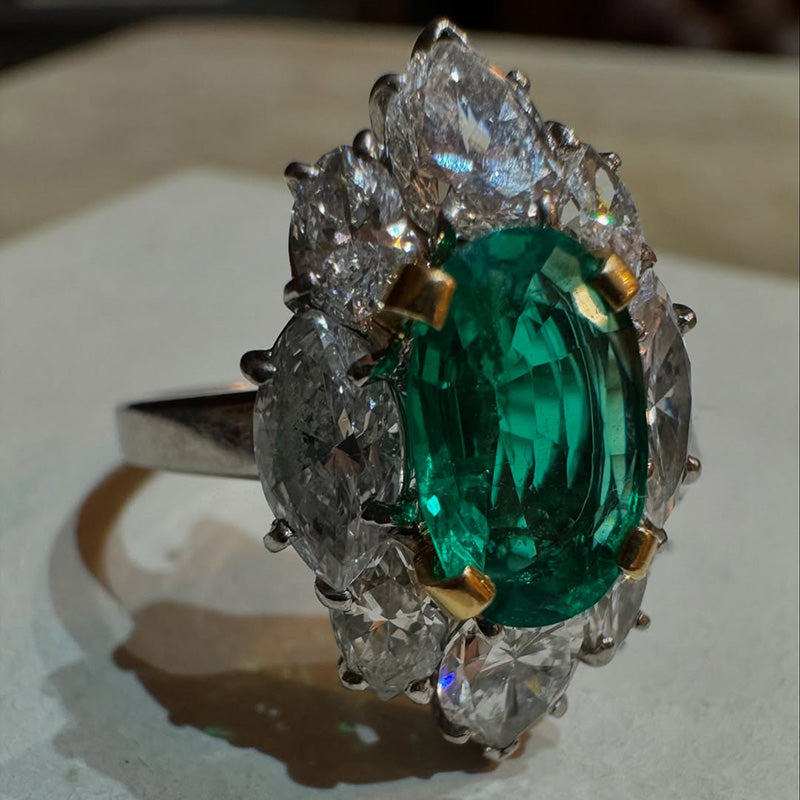 A stunning 6.3Ctw oval-cut green sapphire ring-JEWELBUYS