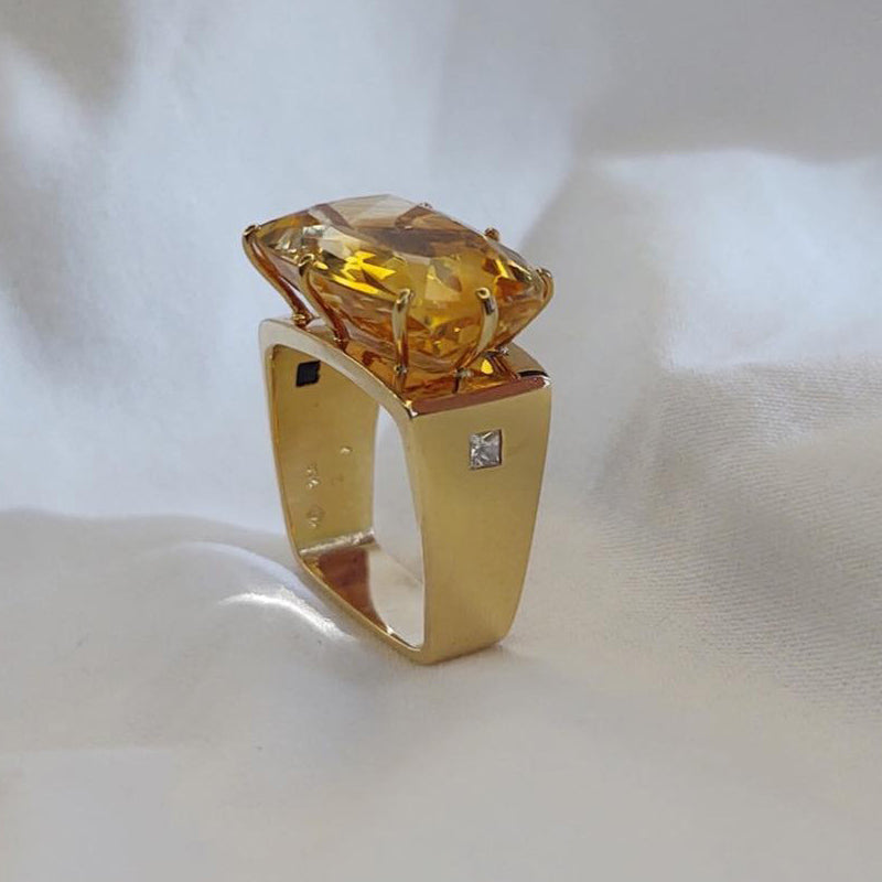 13Ct cushion-cut yellow sapphire ring-JEWELBUYS
