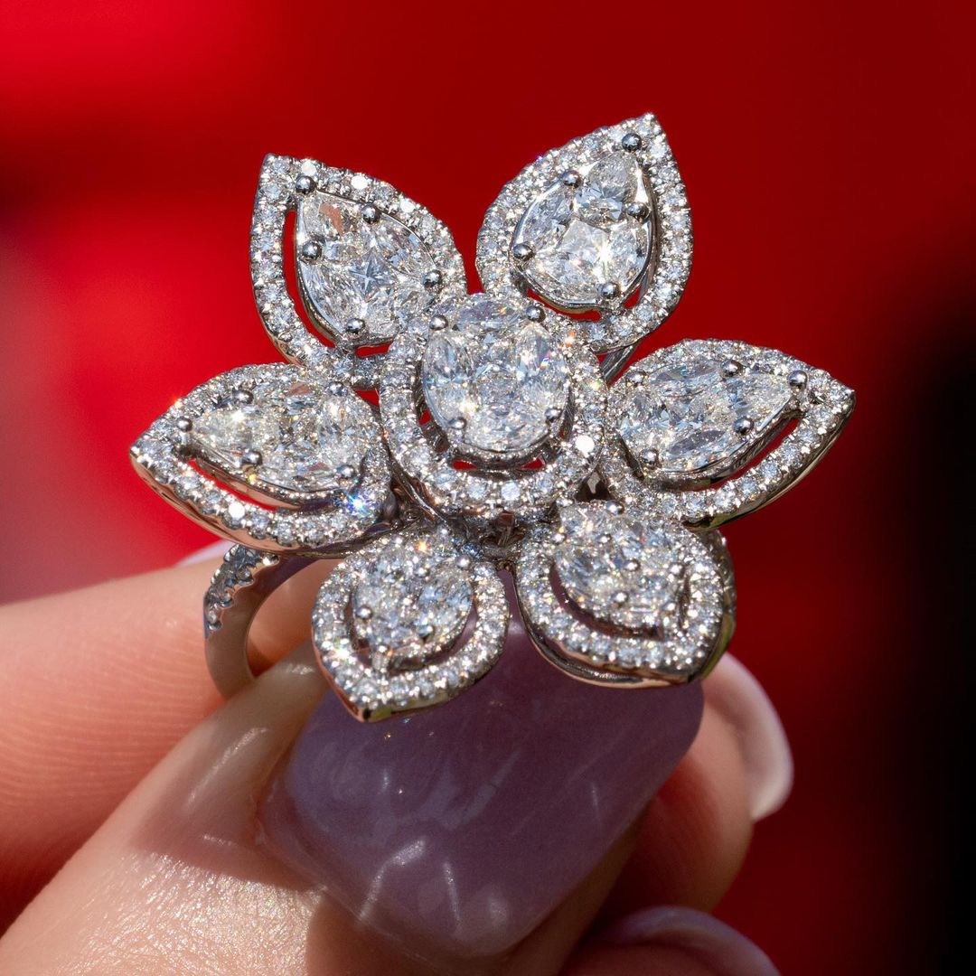 Flower-shaped 4ctw Round & Pear Cut White Sapphire Women's Engagement Ring in Silver-JEWELBUYS