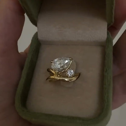 1.5Ctw Elegant pear-shaped and round-cut double sapphire streamlined engagement ring-JEWELBUYS