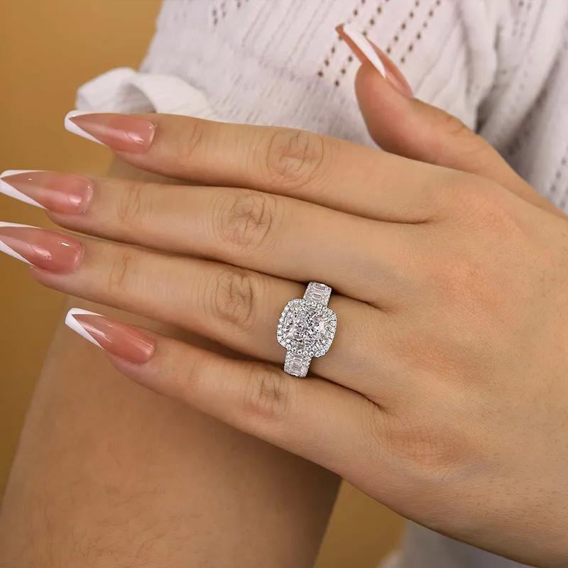 Outstanding 2.5ct Cushion Cut Engagement Ring - JEWELBUYS