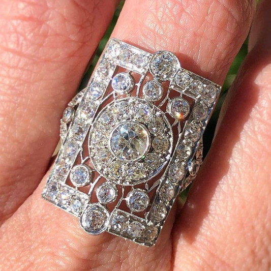 Vintage Round Cut Ladies Diamond Engagement Ring - JEWELBUYS