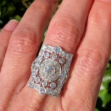 Vintage Round Cut Ladies Diamond Engagement Ring - JEWELBUYS
