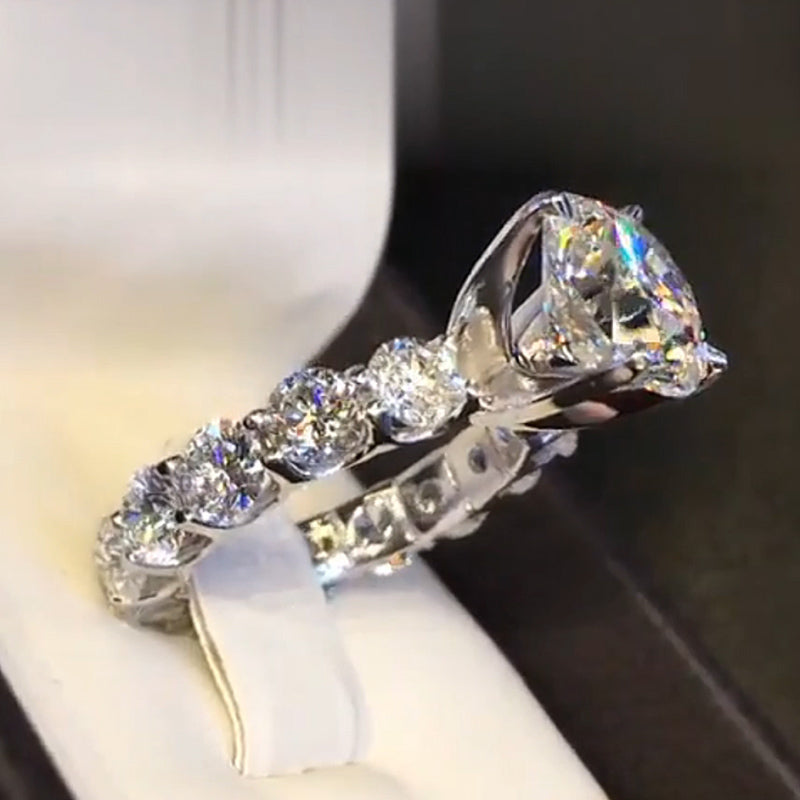 Stunning 4.0ctw Classic Round Cut Sapphire Engagement Ring-JEWELBUYS