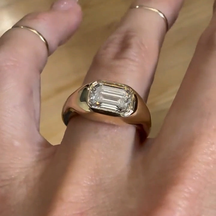 2.5Ct Emerald-Cut Sapphire Thick Engagement Ring-JEWELBUYS