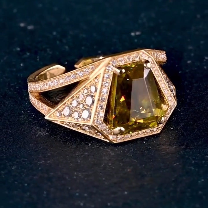 4.0Ctw trapezoidal-cut yellow sapphire pyramid ring-JEWELBUYS