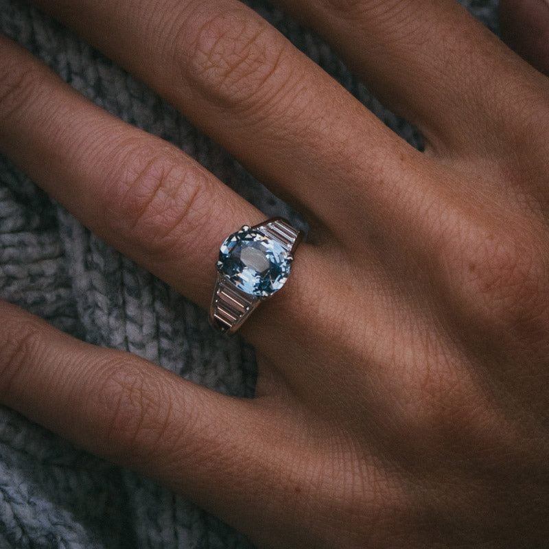 4.15Ctw Beautiful oval-cut blue sapphire step ring-JEWELBUYS