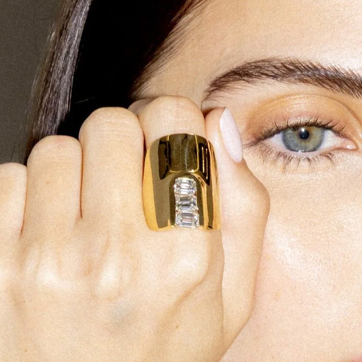 2.52Ctw Emerald-cut Mechanical Shield Sapphire Ring-JEWELBUYS