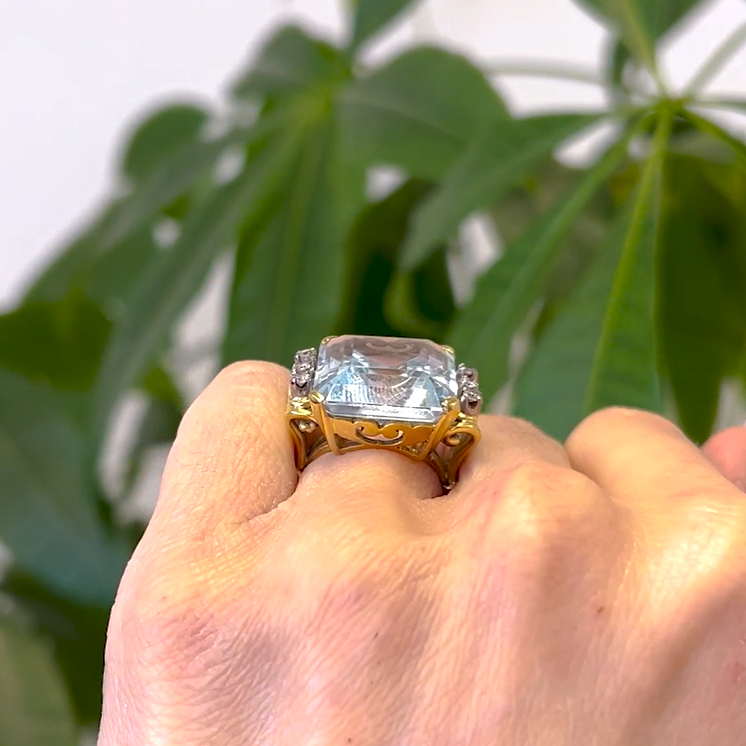 Vintage 20ct Octagonal Cut Light Blue Sapphire Cocktail Ring - JEWELBUYS
