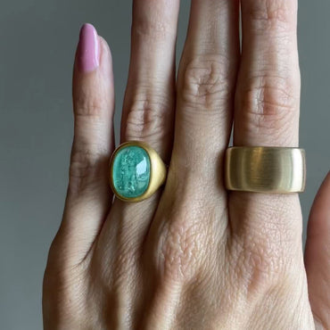 A Cabochon Emerald Ring, Fresh as Spring-JEWELBUYS