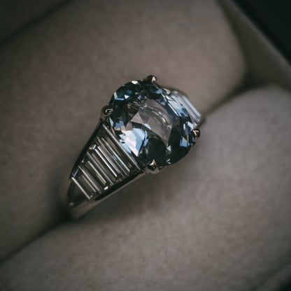 4.15Ctw Beautiful oval-cut blue sapphire step ring-JEWELBUYS