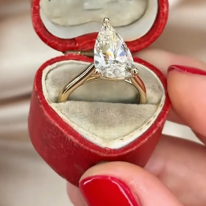 3.0Ct Classic Pear-Shaped Sapphire Elegant Engagement Ring-JEWELBUYS