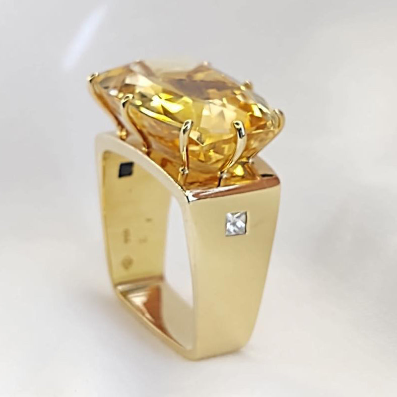 13Ct cushion-cut yellow sapphire ring-JEWELBUYS