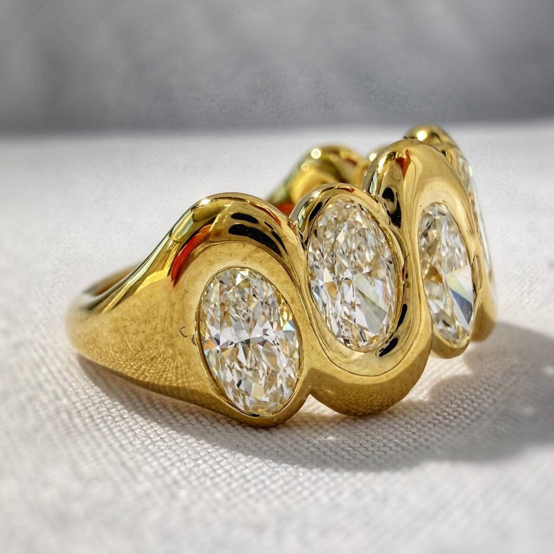3.8Ctw oval-cut sapphire ring with a lively and ingenious design-JEWELBUYS