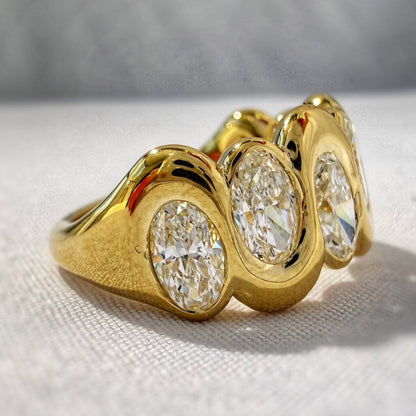 3.8Ctw oval-cut sapphire ring with a lively and ingenious design-JEWELBUYS