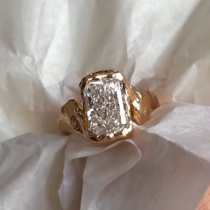 4.0Ct Radiant Cut Sole Sapphire Art Engagement Ring-JEWELBUYS