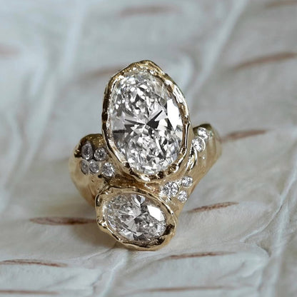 8.0ctw Sculptural Oval Sapphire Ring-JEWELBUYS