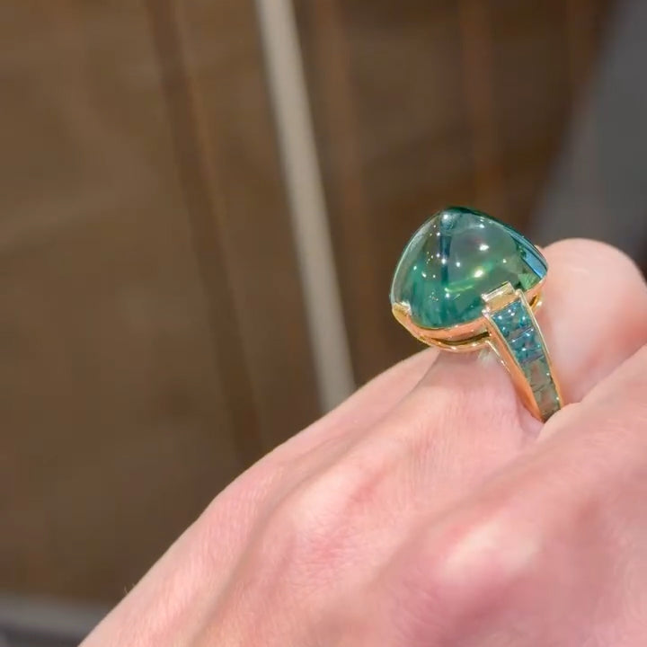 7.0Ctw Sugarloaf Green Sapphire Engagement Ring-JEWELBUYS