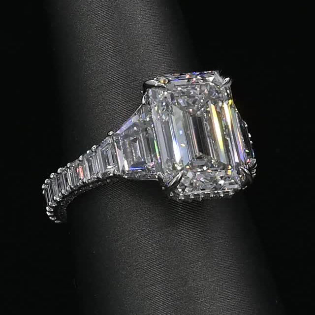 4.0Ctw Emerald-cut Gradient Sapphire Engagement Ring-JEWELBUYS