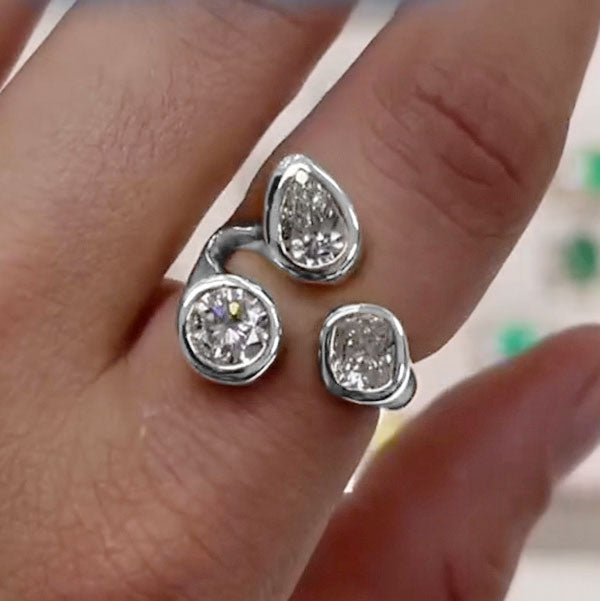 Triangle Arrangement Three Stone Gold Diamond Ring - JEWELBUYS