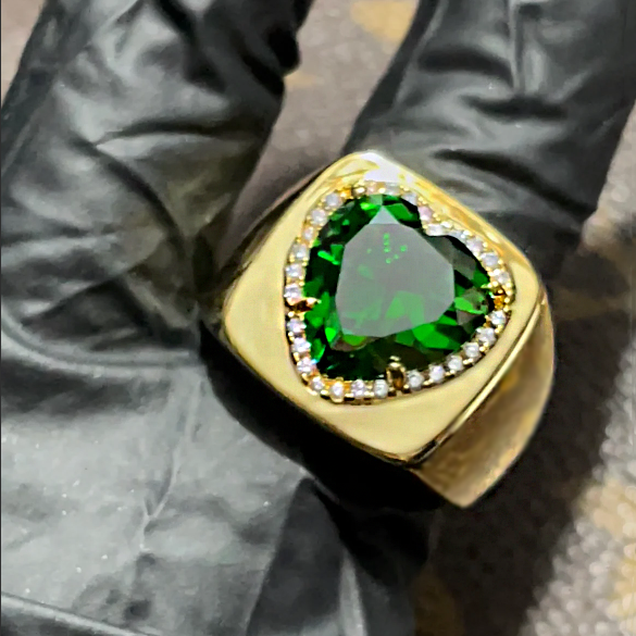 3ctw Heart Cut Emerald Punk Ring-JEWELBUYS