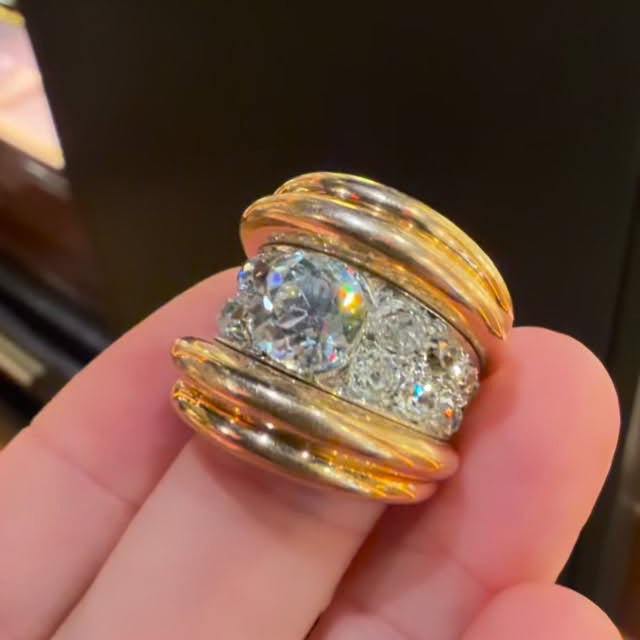 4.0Ctw Bold sculptural sapphire ring-JEWELBUYS