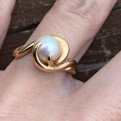 Gorgeous And Elegant Gold Pearl Ring-JEWELBUYS