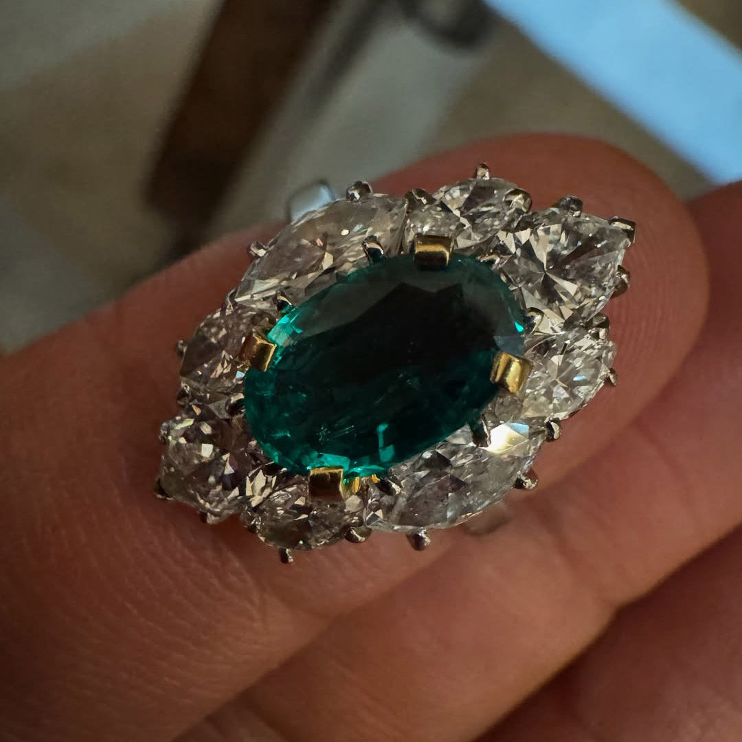 A stunning 6.3Ctw oval-cut green sapphire ring-JEWELBUYS