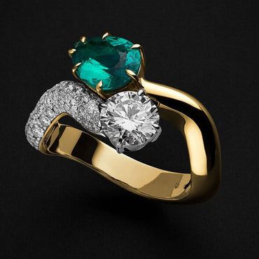 A captivating pear-shaped emerald and classic round double sapphire bracelet ring-JEWELBUYS