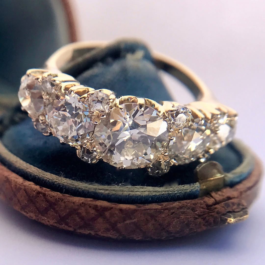 3.0Ctw Antique and Rose Cut Half-Circle Sapphire Ring And Bracelet -JEWELBUYS