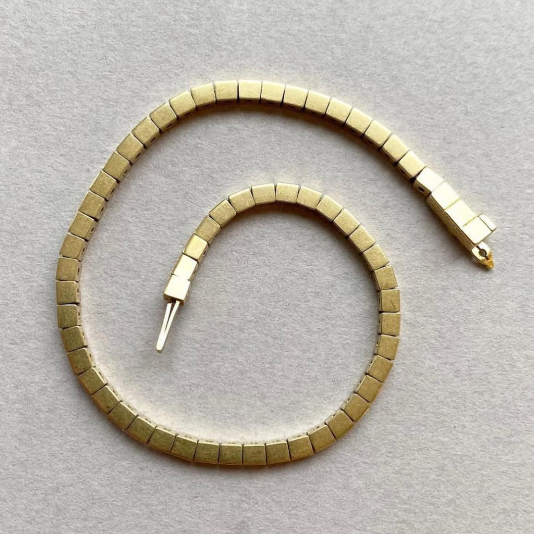 Small cube connected to gold bracelet-JEWELBUYS