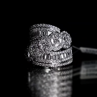Gorgeous 7 ctw Multi-Cut White Gemstone Ring -JEWELBUYS