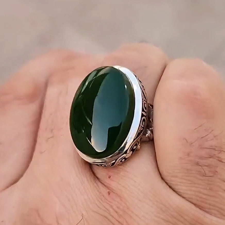 Gorgeous 9ct Dark Green Agate Vintage Engagement Ring-JEWELBUYS