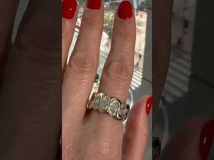3.8Ctw oval-cut sapphire ring with a lively and ingenious design-JEWELBUYS